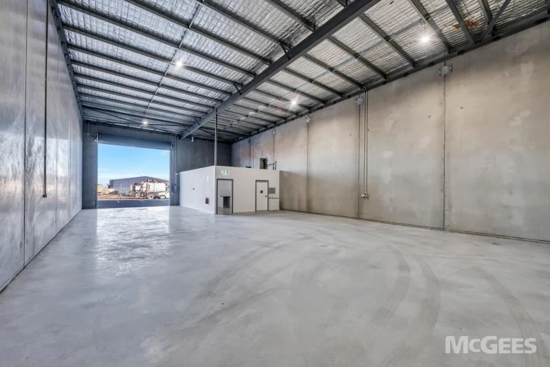 Unit 4/50 Farrow Circuit, Seaford — image 2