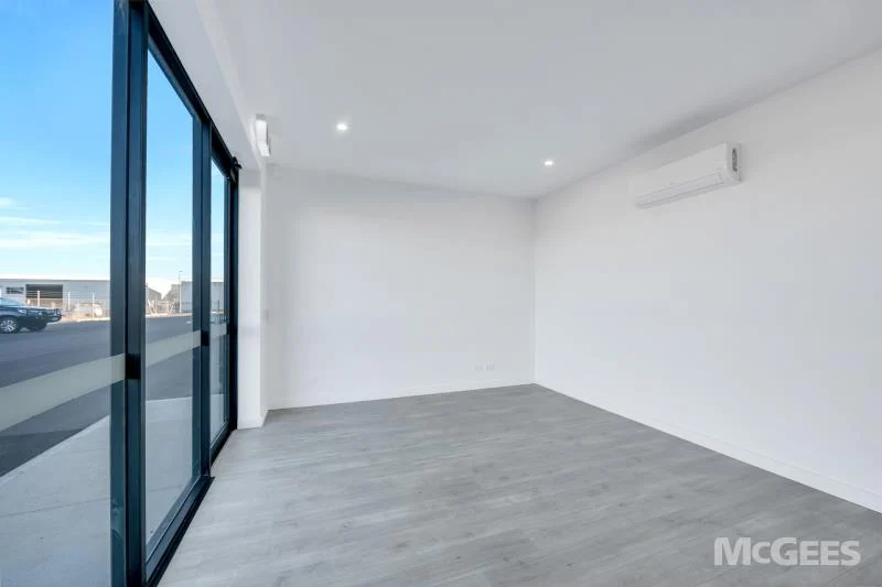 Unit 4/50 Farrow Circuit, Seaford — image 4