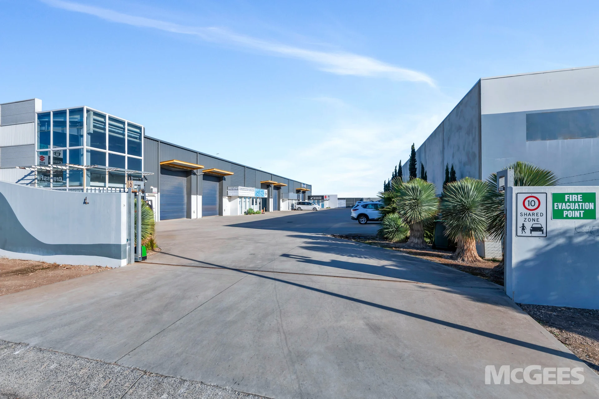 3/16 Farrow Circuit, Seaford — image 2
