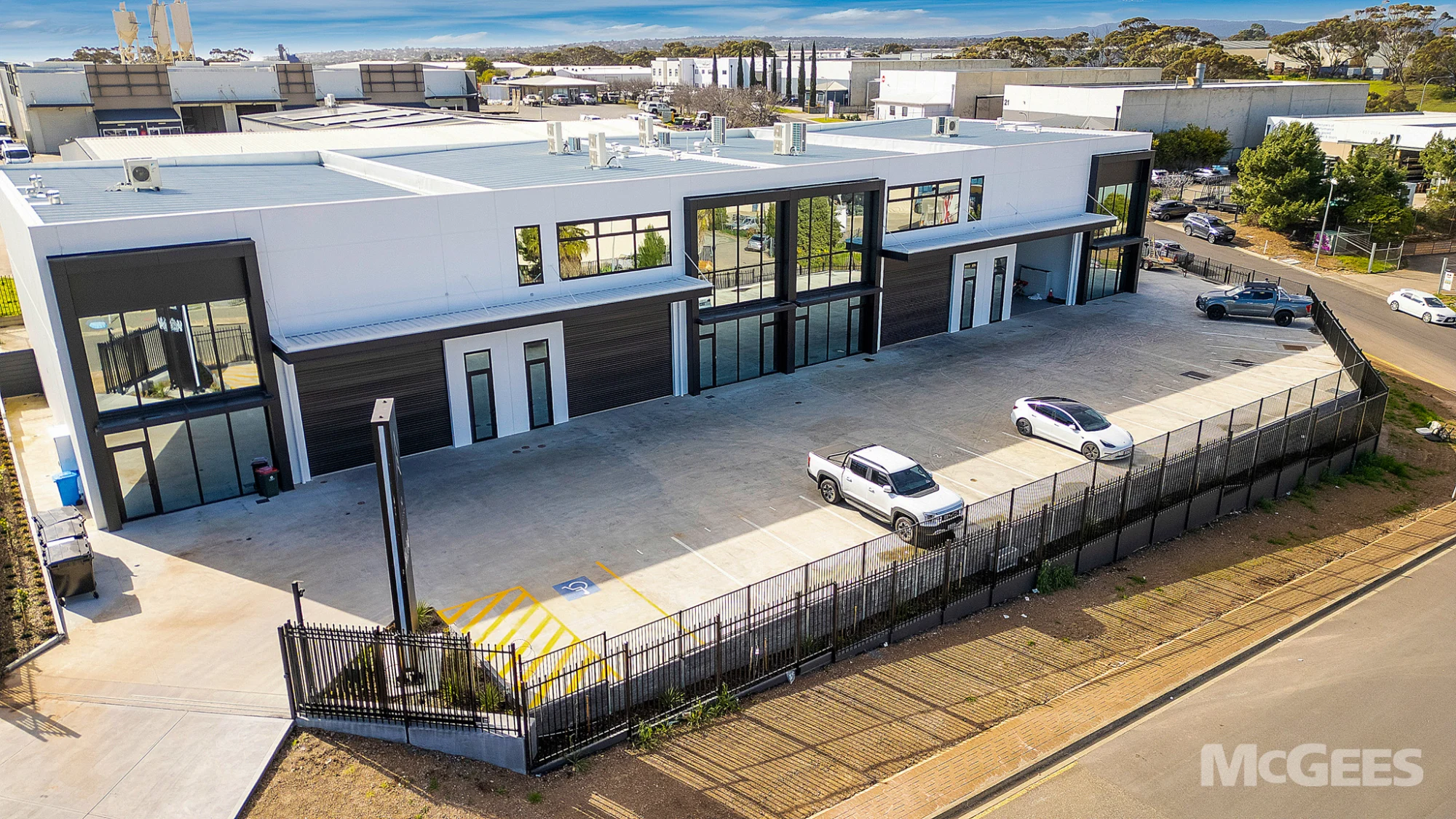 Unit 2 & 3/14 Ellemsea Circuit, Lonsdale — image 14